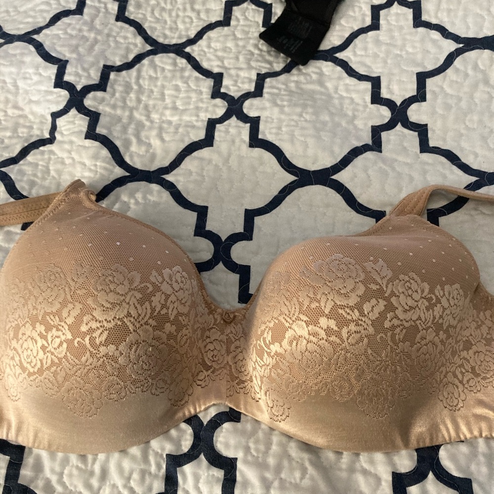 Gorgeous barely worn Soma Balconet bra. Tan lace.